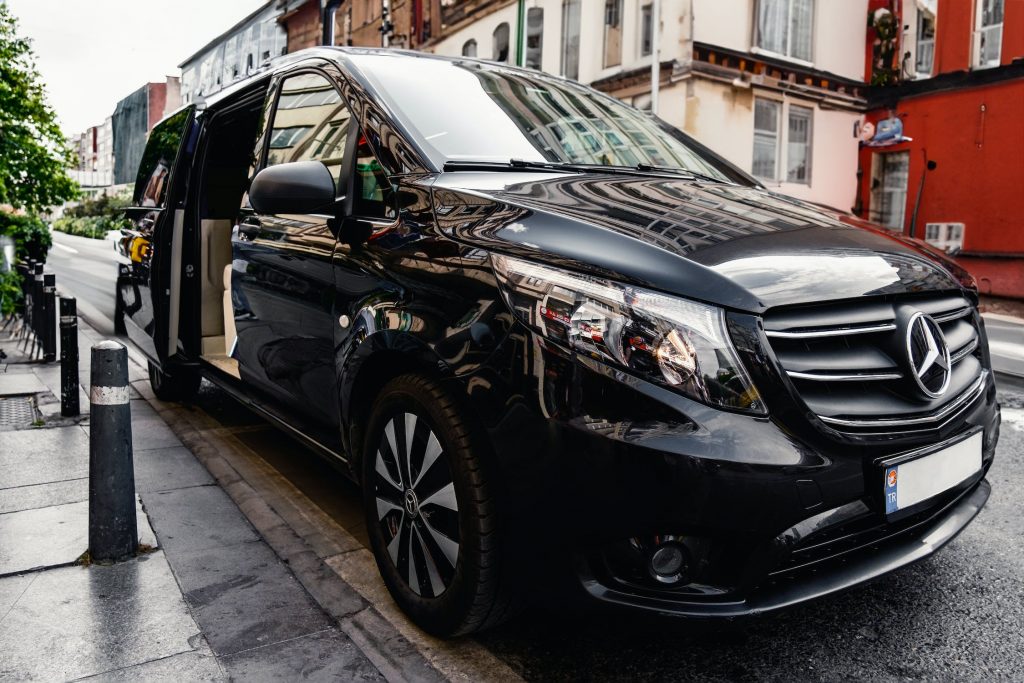 black mercedes v class